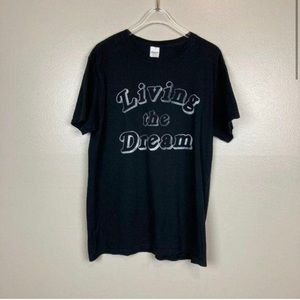 🌺 GILDAN • "Living the Dream" T-Shirt
